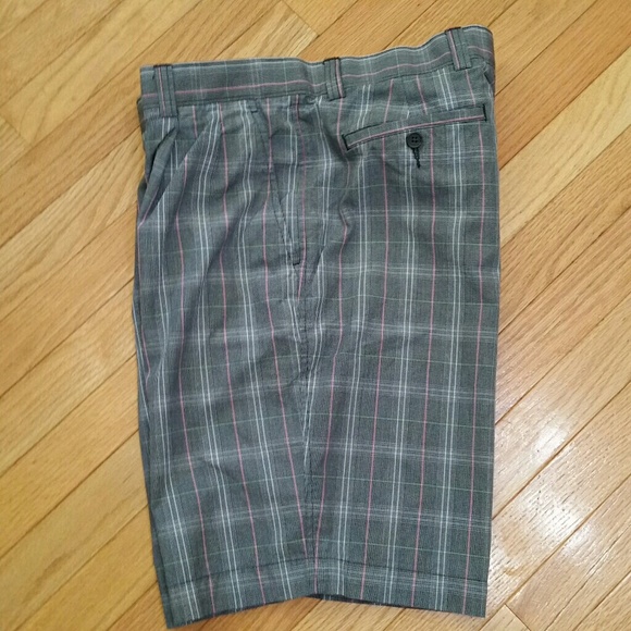 Cutter & Buck Golf Shorts EUC - Picture 5 of 5